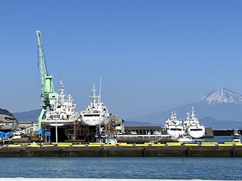 遠洋マグロ延縄漁船